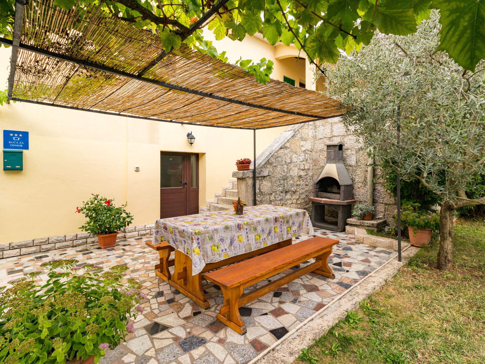 Photo 7 - 4 bedroom House in Pićan with private pool and garden