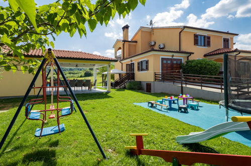 Photo 55 - Maison de 6 chambres à Pićan avec piscine privée et terrasse