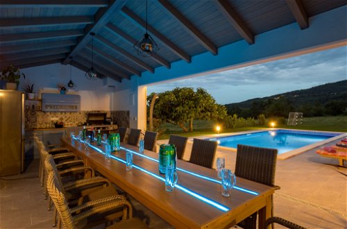 Photo 54 - Maison de 6 chambres à Pićan avec piscine privée et terrasse