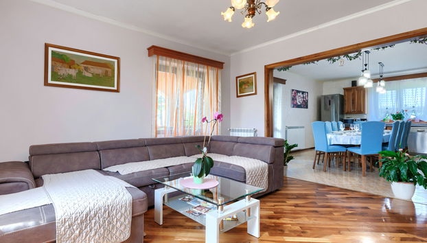 7 bedroom House in Pićan with private pool and garden - Photo 4