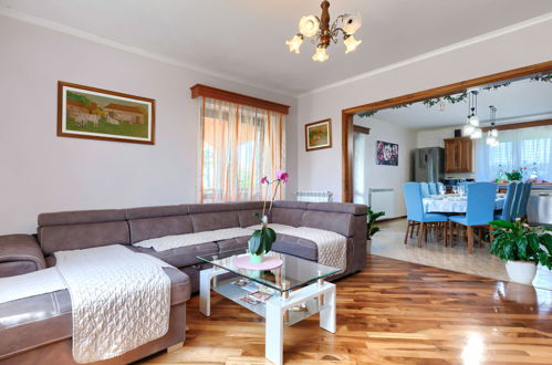 Foto 4 - Casa con 6 camere da letto a Pićan con piscina privata e terrazza