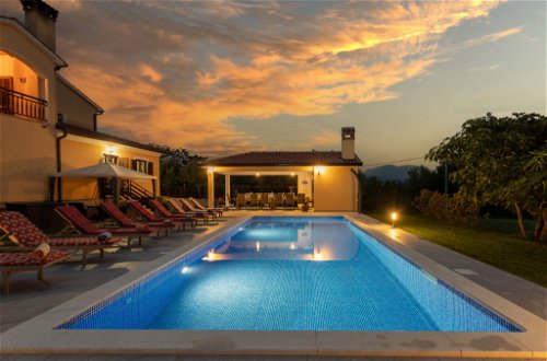 Foto 51 - Casa con 6 camere da letto a Pićan con piscina privata e terrazza