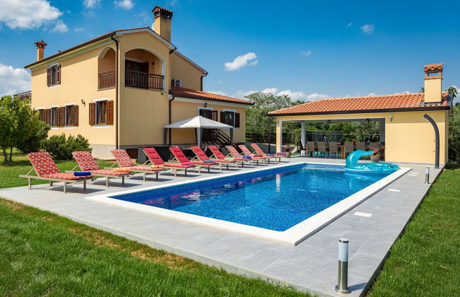 Casa de 7 quartos em Pićan com piscina privada e jardim - Foto 16