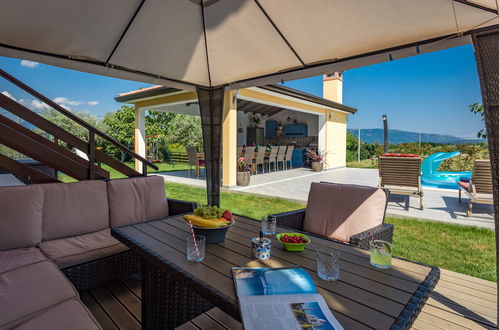 Photo 46 - Maison de 6 chambres à Pićan avec piscine privée et jardin