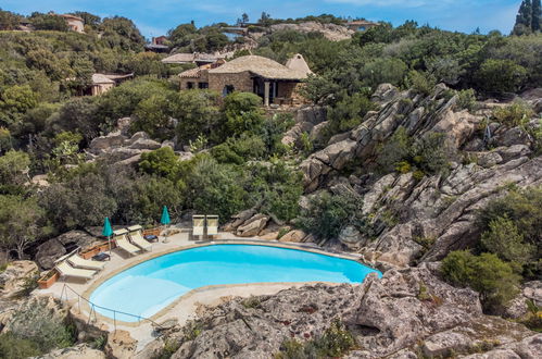 Foto 1 - Casa de 2 habitaciones en Arzachena con piscina privada y jardín