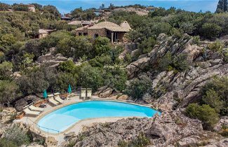 Foto 1 - Casa de 2 habitaciones en Arzachena con piscina privada y vistas al mar