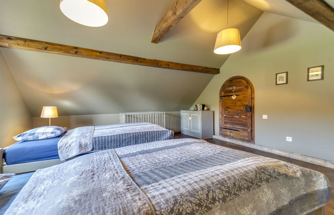 Casa de 3 quartos em Pilica com piscina e jardim - Foto 18