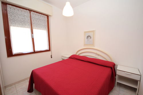 Foto 5 - Appartamento con 2 camere da letto a Rosolina con giardino e vista mare