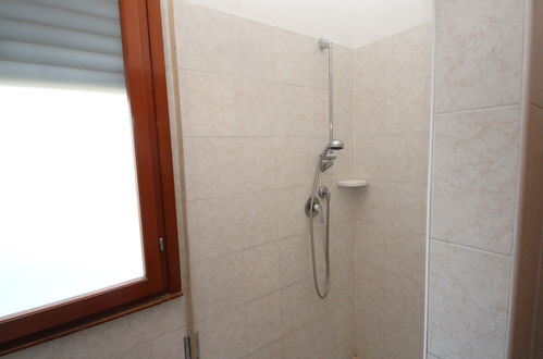 Photo 8 - 2 bedroom Apartment in Rosolina with garden