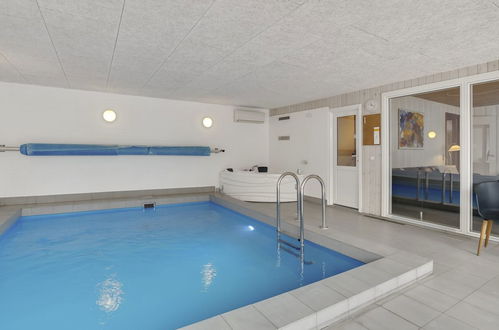 Photo 11 - Maison de 5 chambres à Rødby avec piscine privée et terrasse