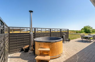 Photo 2 - Maison de 4 chambres à Thyholm avec terrasse et bain à remous