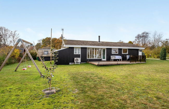 Casa de 2 quartos em Ørsted com terraço e sauna - Foto 1