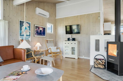 Photo 20 - 3 bedroom House in Harrerenden with private pool and terrace