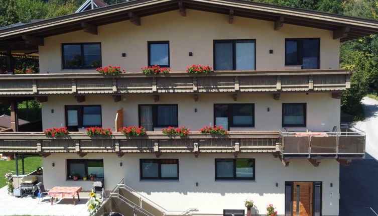 Foto 1 - Appartamento con 2 camere da letto a Aschau im Zillertal con vista sulle montagne