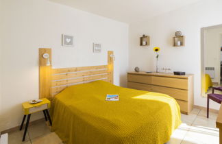 Foto 3 - Appartamento con 1 camera da letto a Saint-Cyprien con terrazza e vista mare