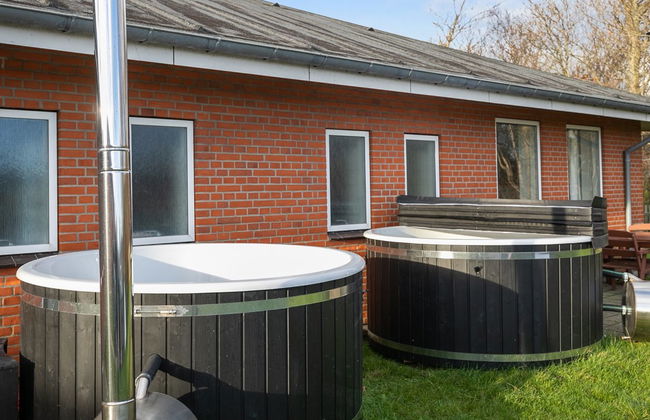 Casa de 14 quartos em Tim com terraço e banheira de hidromassagem - Foto 5