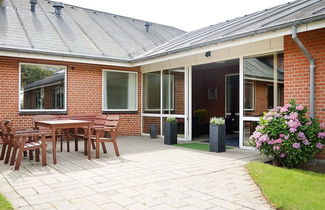 Foto 3 - Casa de 14 quartos em Tim com terraço e banheira de hidromassagem