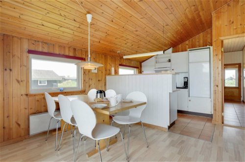 Foto 11 - Casa de 2 habitaciones en Klitmøller con terraza y sauna