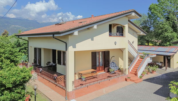 2 bedroom Apartment in Massa with garden and terrace - Photo 2
