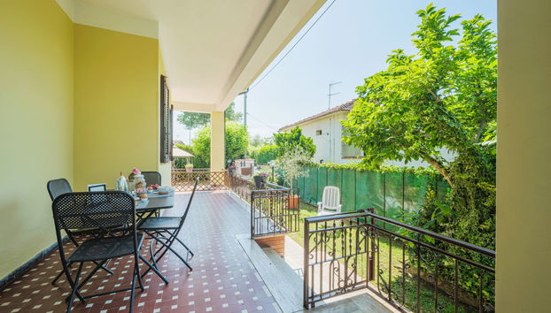 2 bedroom Apartment in Massa with garden and terrace - Photo 4