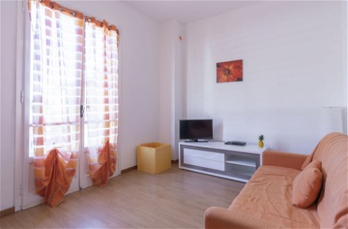 Foto 7 - Appartamento con 2 camere da letto a San Lorenzo al Mare con vista mare