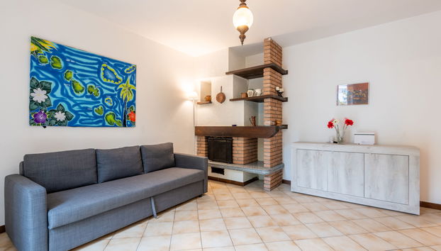 3 bedroom Apartment in Bee with garden - Photo 5