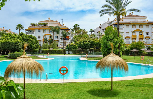 Appartement de 2 chambres à Marbella avec piscine et jardin - Photo 1
