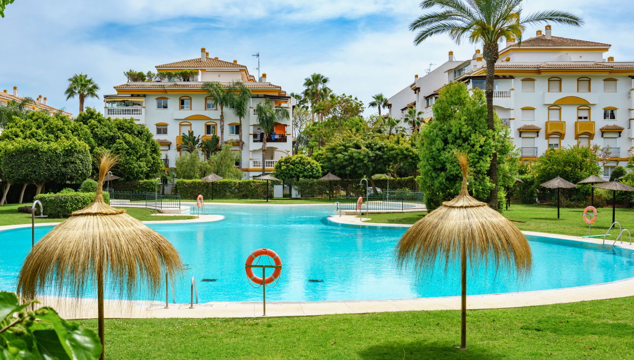 Appartement de 2 chambres à Marbella avec piscine et jardin - Photo 1
