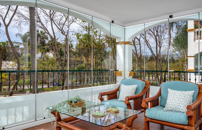 Appartement de 2 chambres à Marbella avec piscine et jardin - Photo 2