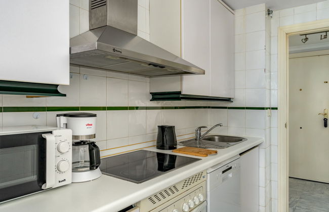 Appartement de 2 chambres à Marbella avec piscine et jardin - Photo 12