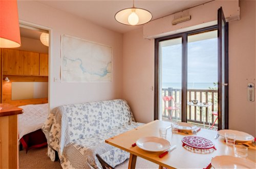 Foto 8 - Apartamento de 1 habitación en Cabourg con vistas al mar