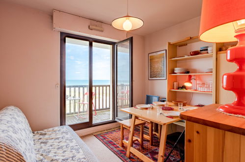 Foto 6 - Apartamento de 1 quarto em Cabourg com vistas do mar