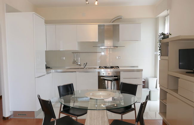 Apartamento de 2 quartos em Santo Stefano al Mare com jardim - Foto 2