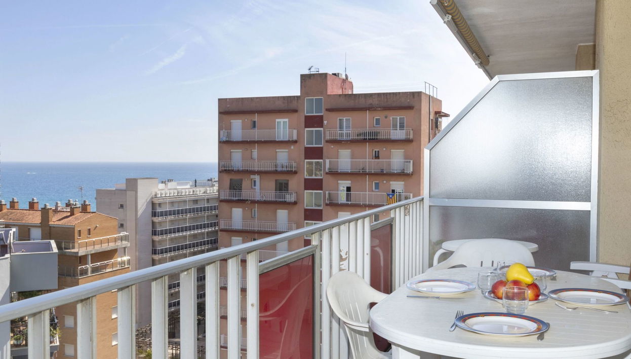 Apartamento de 2 quartos em Blanes com piscina e jardim - Foto 1