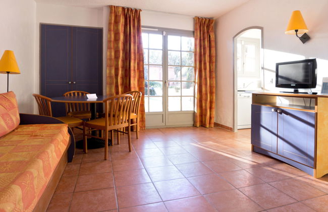 Apartamento de 1 quarto em Saint-Raphaël com piscina e jardim - Foto 6