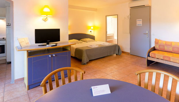 Apartamento de 1 quarto em Saint-Raphaël com piscina e jardim - Foto 5