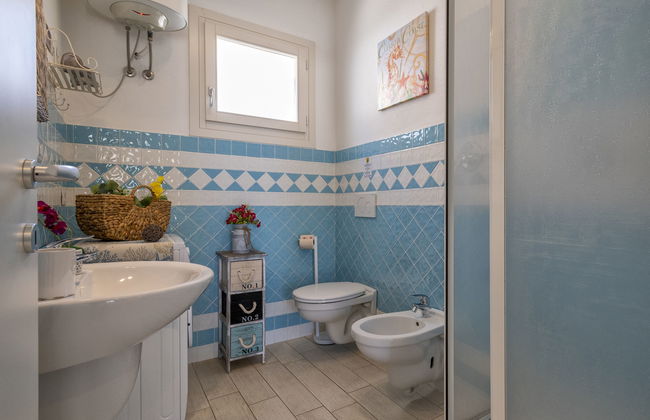 Apartamento de 2 quartos em Badesi com piscina e jardim - Foto 11