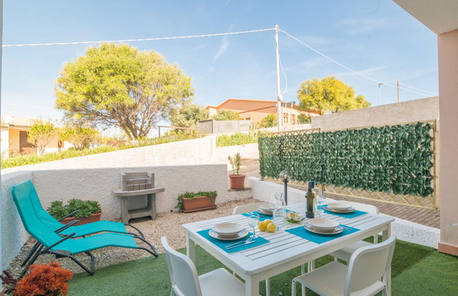Apartamento de 2 quartos em Badesi com piscina e jardim - Foto 1