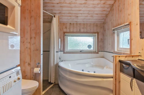 Foto 27 - Casa con 3 camere da letto a Løkken con terrazza e vasca idromassaggio