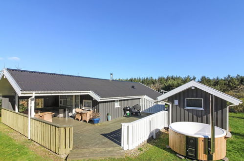 Foto 22 - Casa de 3 quartos em Løkken com terraço e banheira de hidromassagem