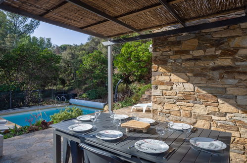 Photo 19 - Maison de 4 chambres à Bormes-les-Mimosas avec piscine privée et vues à la mer