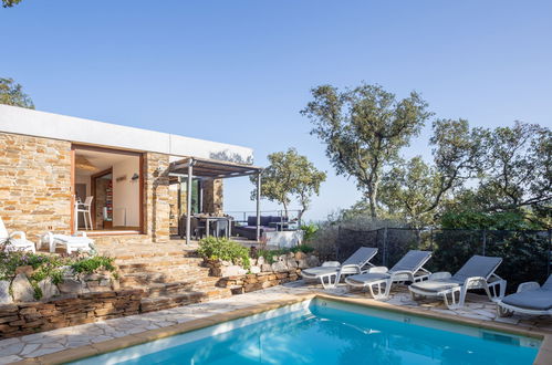 Photo 2 - Maison de 4 chambres à Bormes-les-Mimosas avec piscine privée et vues à la mer