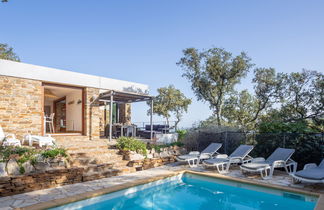 Photo 2 - Maison de 4 chambres à Bormes-les-Mimosas avec piscine privée et vues à la mer