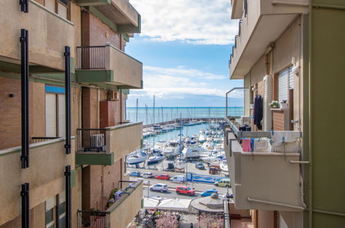 Foto 3 - Apartamento de 3 quartos em Nettuno com terraço e vistas do mar