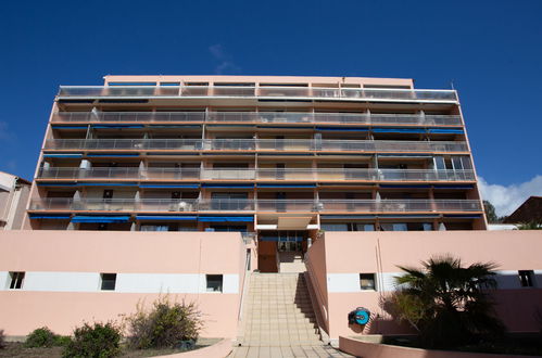 Photo 17 - Appartement de 2 chambres à Le Lavandou avec terrasse et vues à la mer