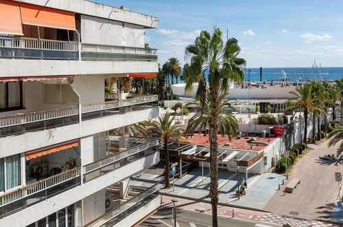 Foto 2 - Apartamento de 1 habitación en Salou con vistas al mar