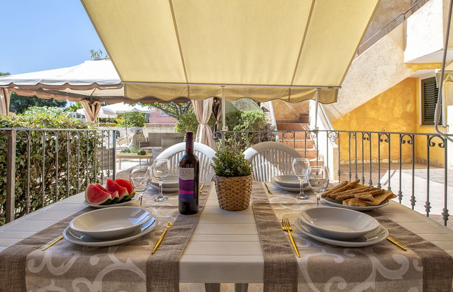 Apartamento de 3 quartos em Trinità d'Agultu e Vignola com piscina e jardim - Foto 28