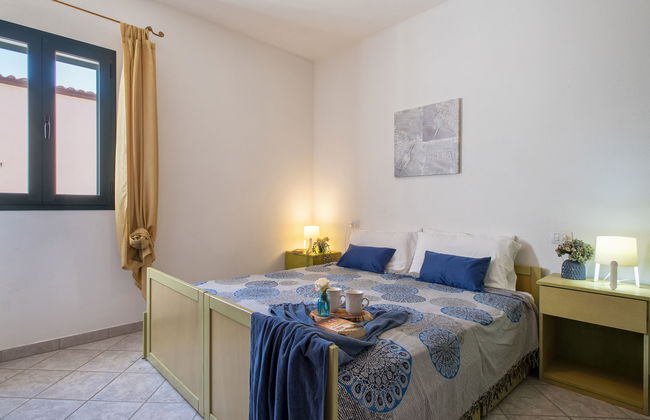 Apartamento de 3 quartos em Trinità d'Agultu e Vignola com piscina e jardim - Foto 14