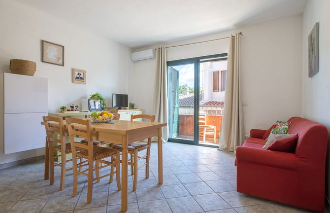Apartamento de 3 quartos em Trinità d'Agultu e Vignola com piscina e jardim - Foto 7