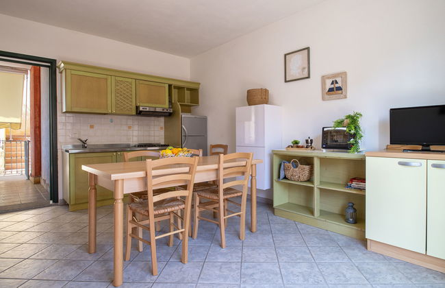Apartamento de 3 quartos em Trinità d'Agultu e Vignola com piscina e jardim - Foto 6